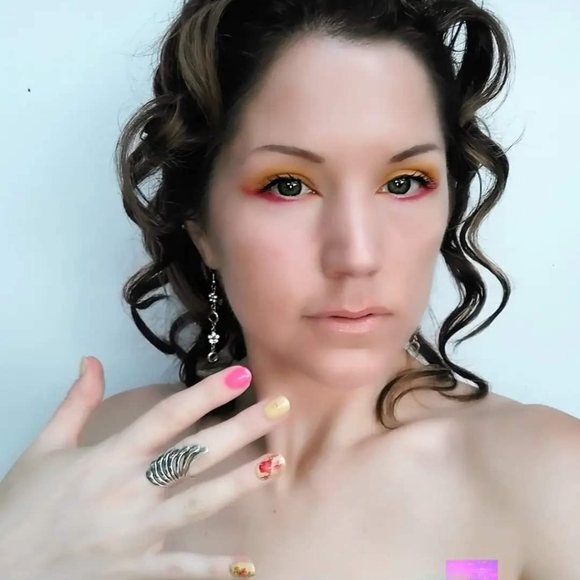 Meet your Posher, Jackie, Aka _Just_Jack_ - Picture 6 of 17